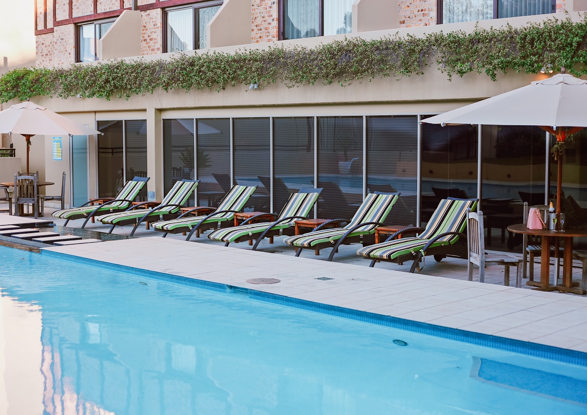 Hotel with heated pool Sydney