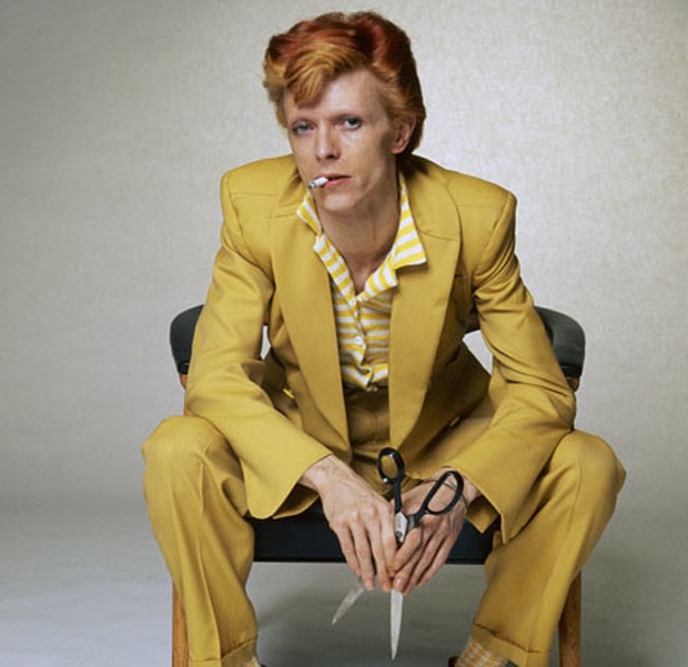 David-Bowie-in-a-mustard--001