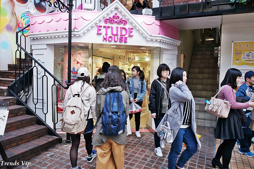 Etude beauty store Tokyo
